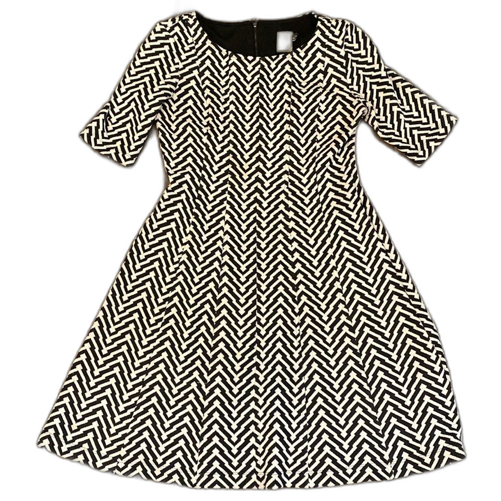 Taylor Fit & Flare Round Neck Knit Dress Black / White Design Women’s Size 6